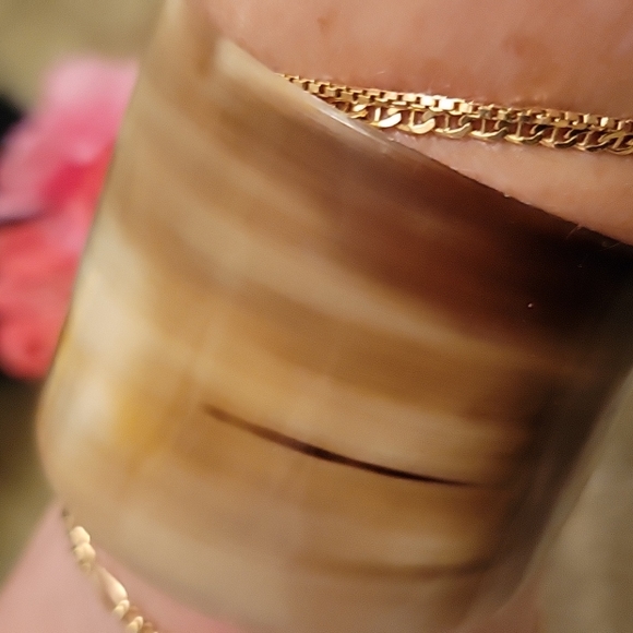 Bracelet Plastic Tusks Imitation Flexible 2.5" diameter - Picture 1 of 5